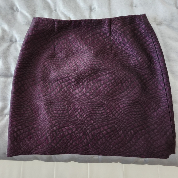 Tahari skirt - Picture 4 of 9